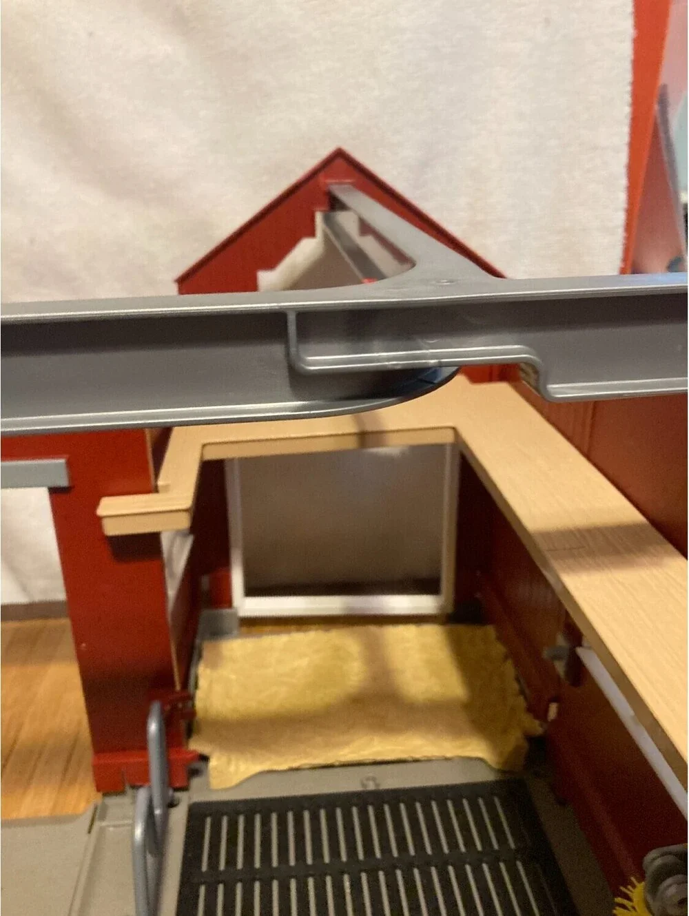 Schleich Big Red Barn Horse Stable Toy Playset Sliding Doors Stall incomplete